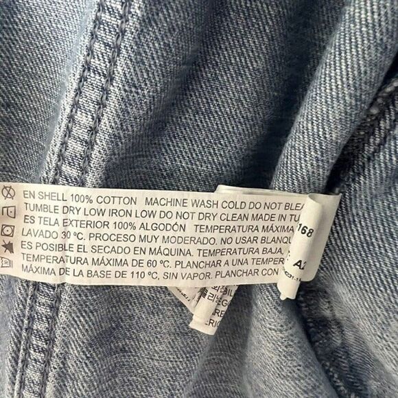 Forever 21 Women’s Faded Distressed Button Up Cotton Denim Jacket Size Medium - Picture 8 of 11